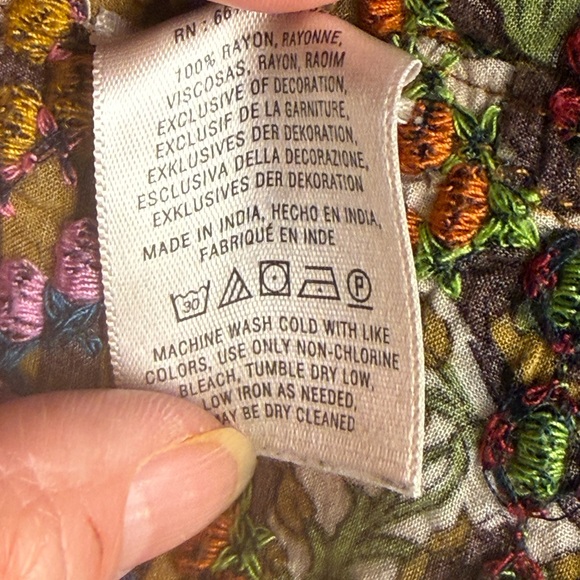 Holding Horses Anthropologie Navy Embroidered Boho Western Top Size 12 - Picture 12 of 14